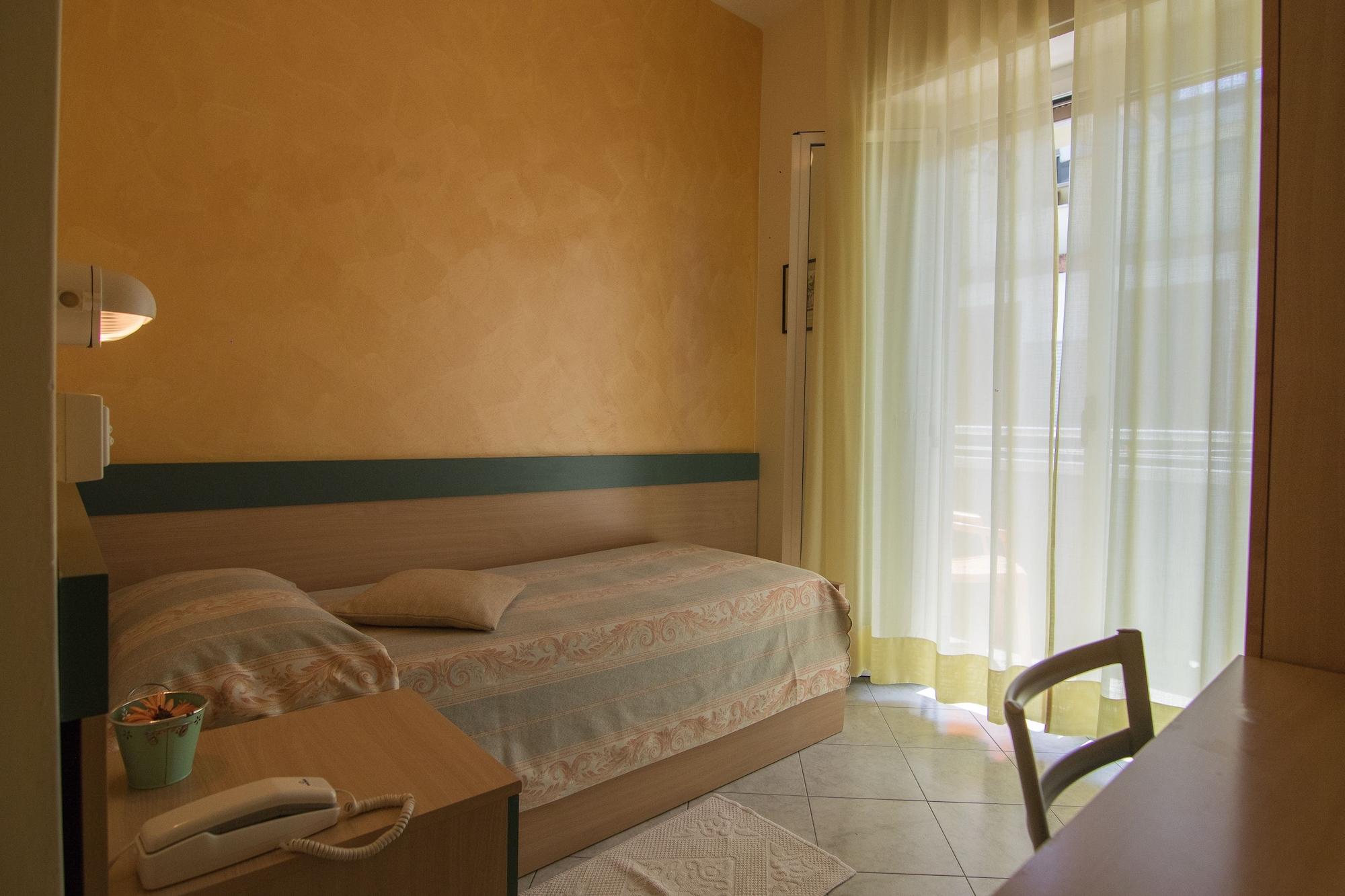 Hotel Solidea Rimini Exteriör bild
