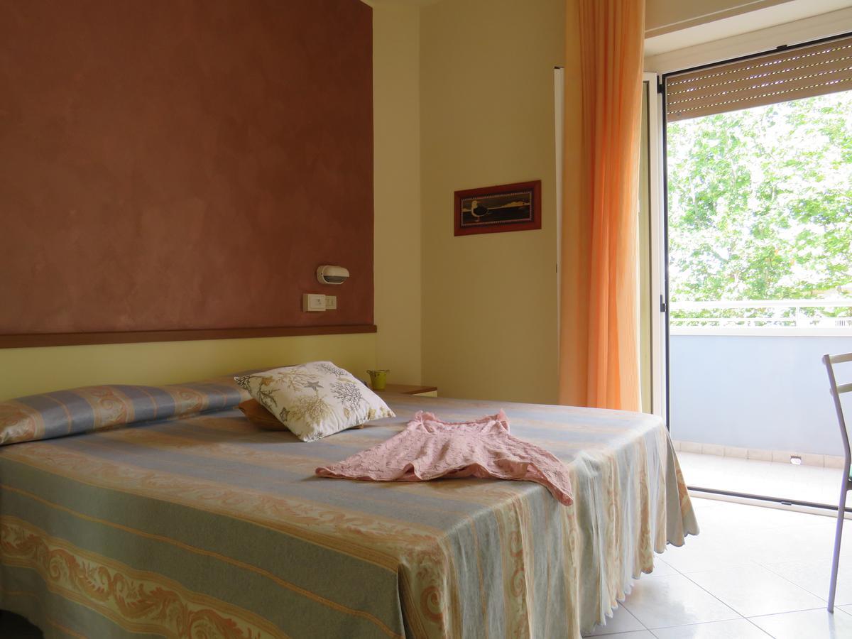 Hotel Solidea Rimini Exteriör bild