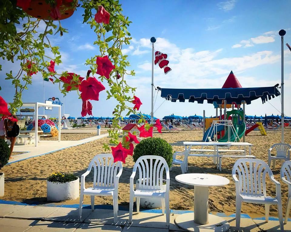 Hotel Solidea Rimini Exteriör bild