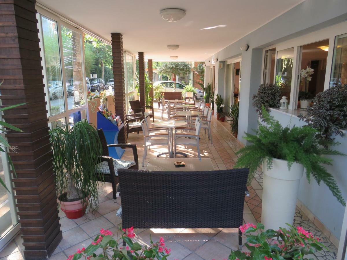 Hotel Solidea Rimini Exteriör bild