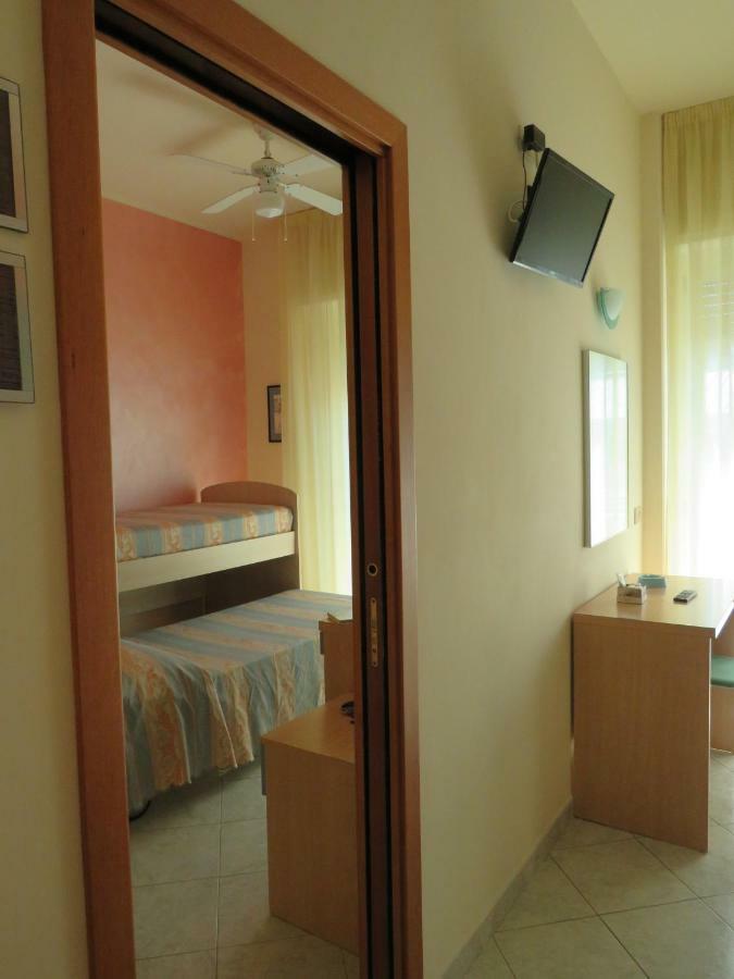 Hotel Solidea Rimini Exteriör bild