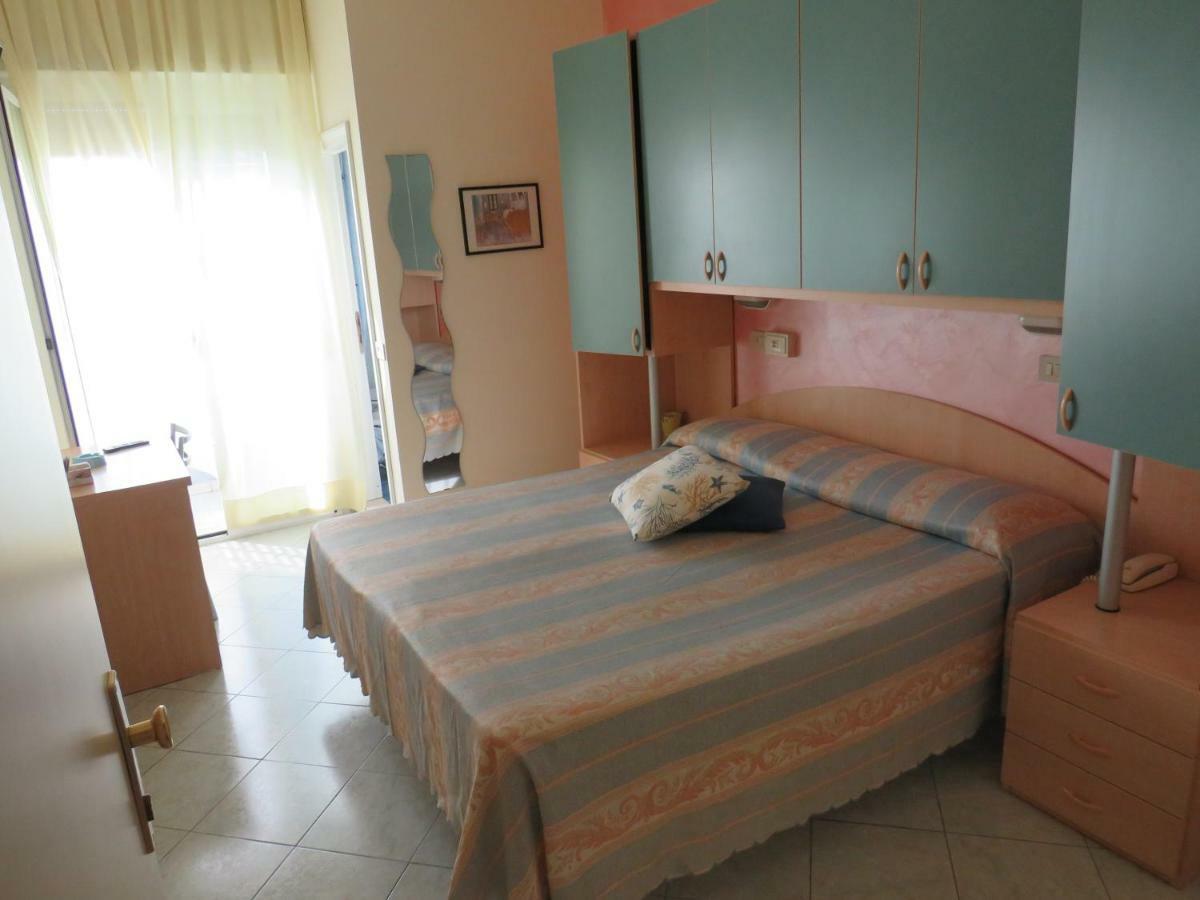 Hotel Solidea Rimini Exteriör bild